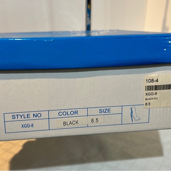 NWT Tahari Handbag & Wristlet Wallet . Spiked Boots Ring,Bagcharm,neckla… - Picture 14 of 15